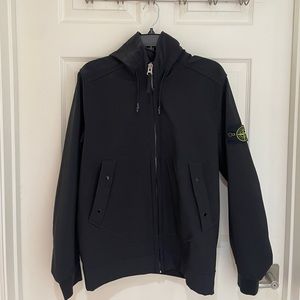 Stone Island Men Gortex Jacket with Hood. Water proof material. Black Medium